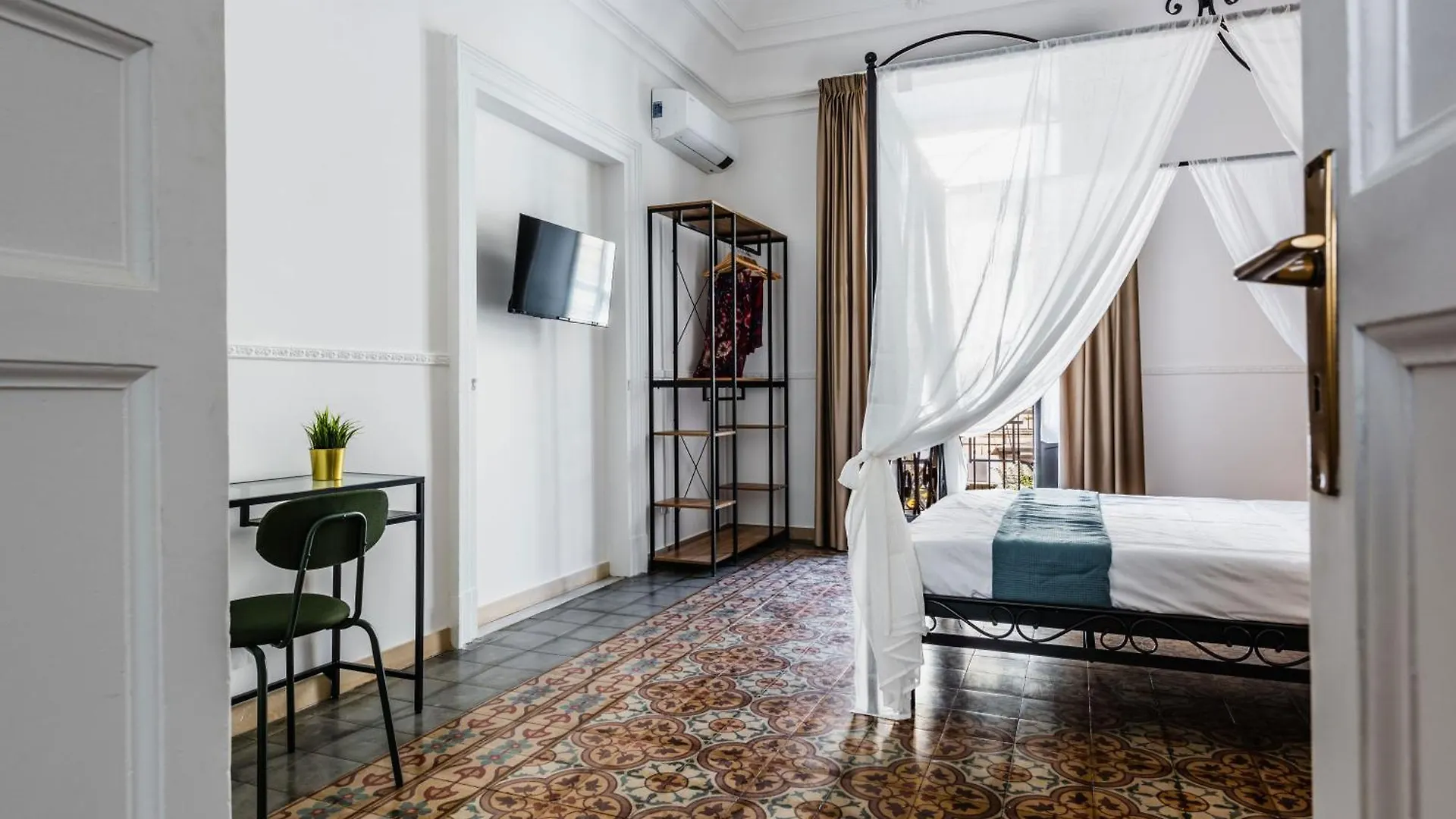 Casa Kyuka: History & Modernity Apartment Catania